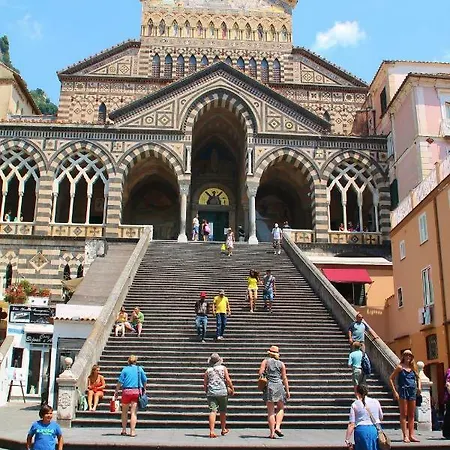 A Due Passi Sorrento سانتّانييلّو