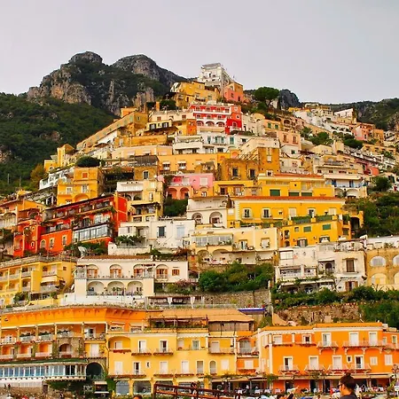 فندق مبيت وإفطار A Due Passi Sorrento سانتّانييلّو